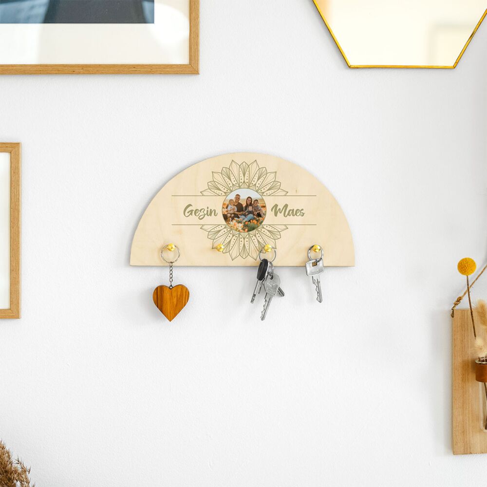 Gepersonaliseerd houten sleutelbord mandala met foto en tekst