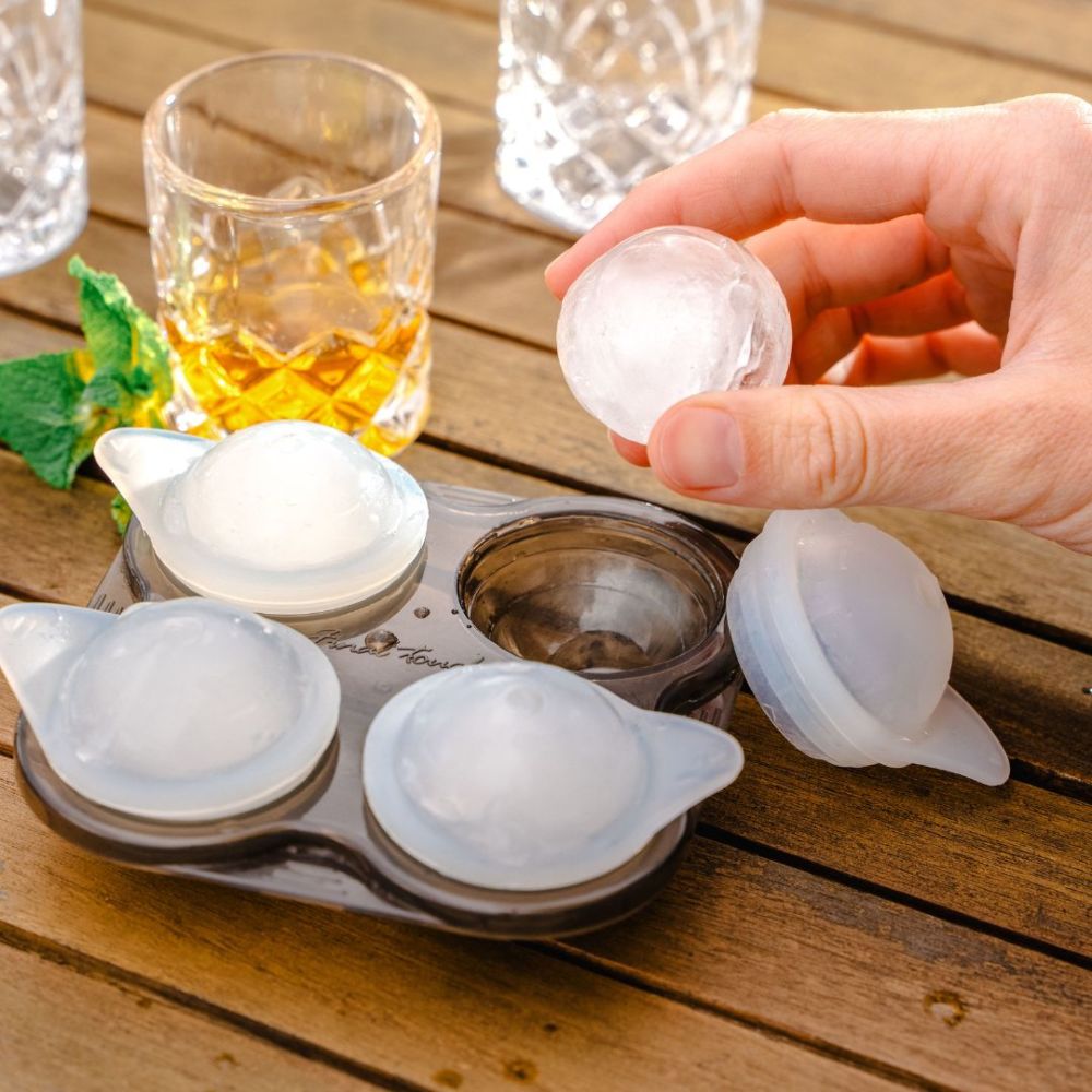 Shotglazen set met ijsklontjes